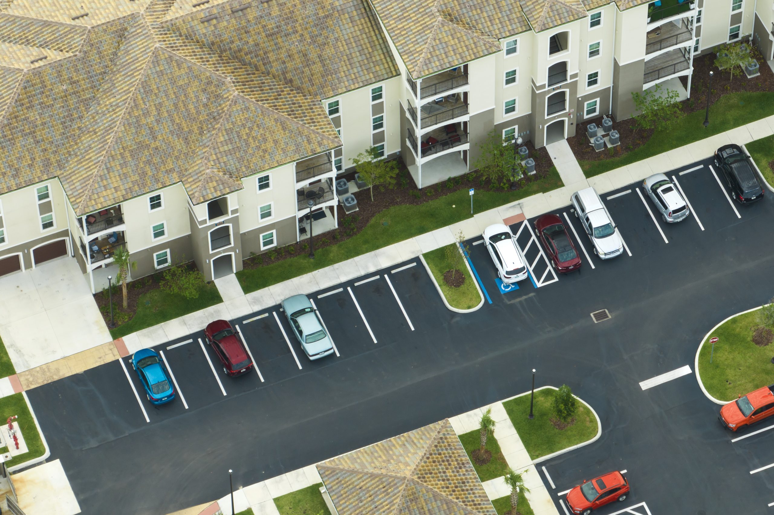 Commercial Asphalt Paving for Apartments, Condos, and Townhouses Commercial Asphalt Paving for Apartments, Condos, and Townhouses